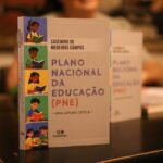 Confira os registros do lançamento do livro "Plano Nacional da Educação: Uma Leitura Crítica" na Escola do Livro Cearense